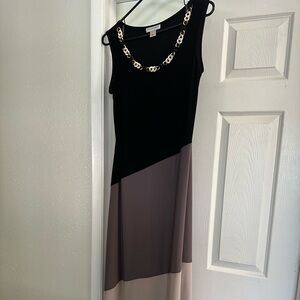 Black/taupe/beige max dress.